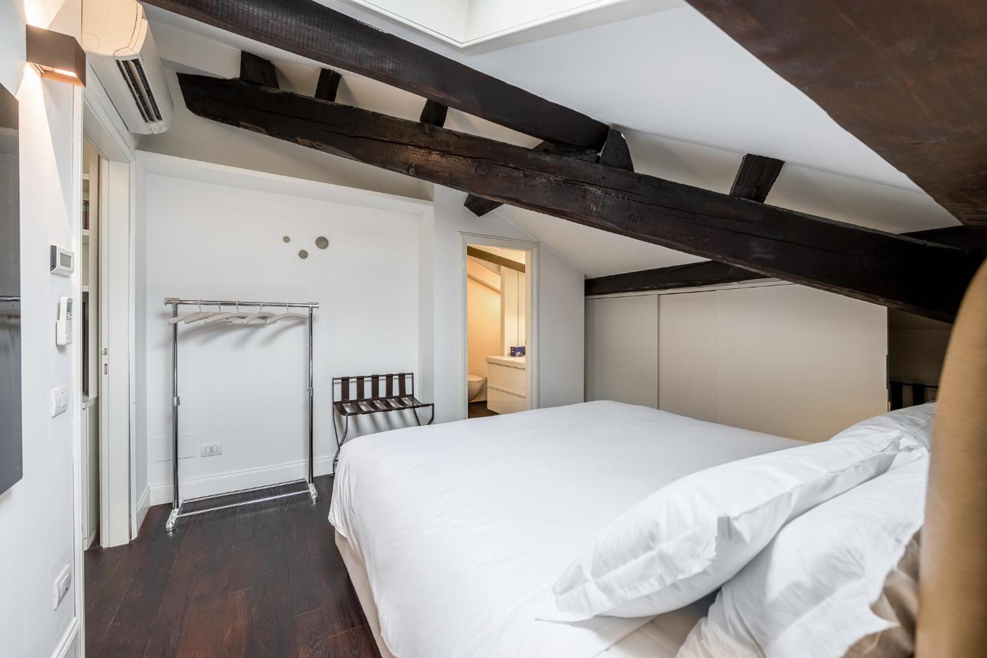 Allegroitalia Penthouse Montenapoleone Милано Екстериор снимка